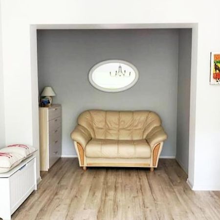 Cozy Apartment In A Historical Town Sillamae Luaran gambar